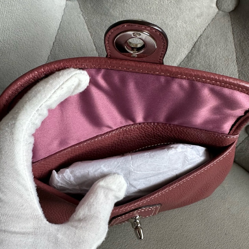 New Coach Leather Wristlet - Picture 9 of 13